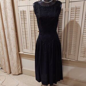 Classic Black Scrolled Bodice Sarah Elizabeth Dress Size 4